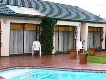 Avon Road Guest House & Tours Boksburg Bagian luar foto